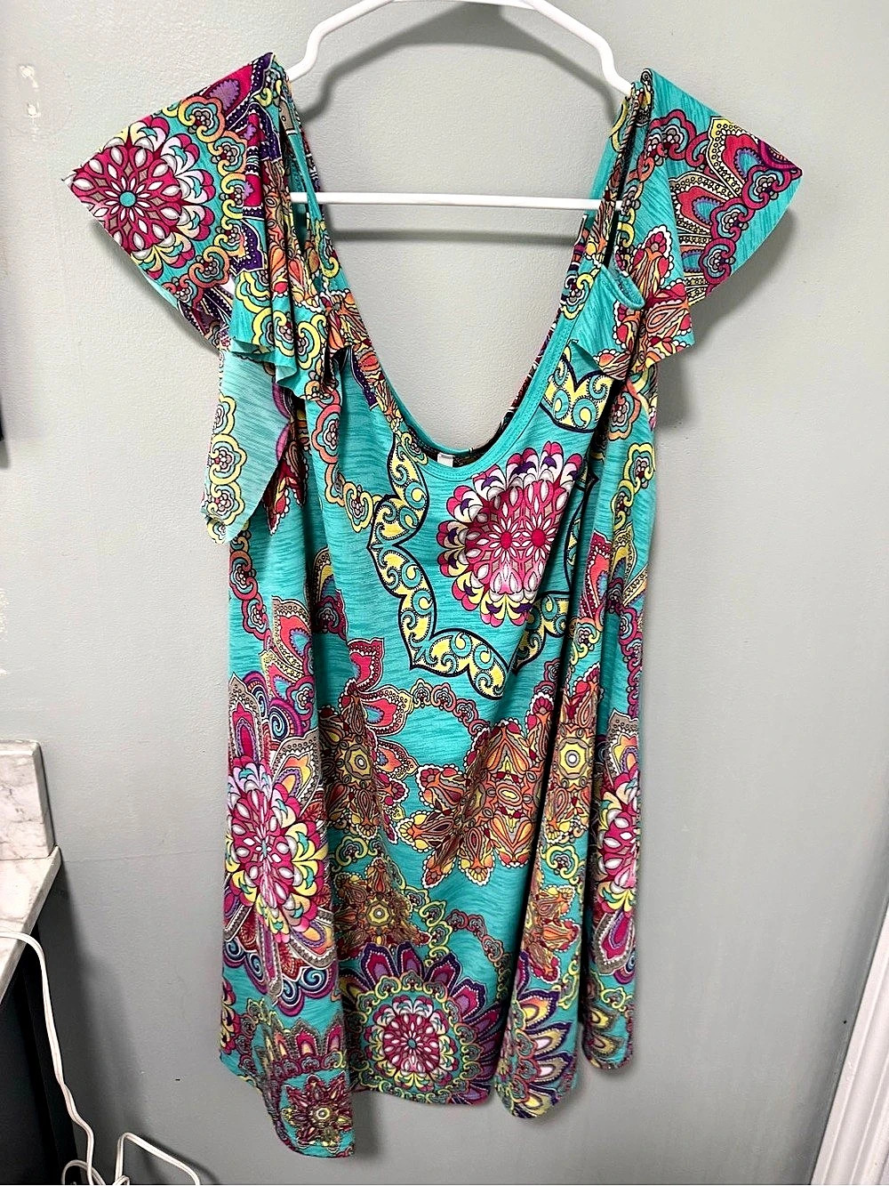 Paisley Tunic in Blue & Pink Size Medium Like New
